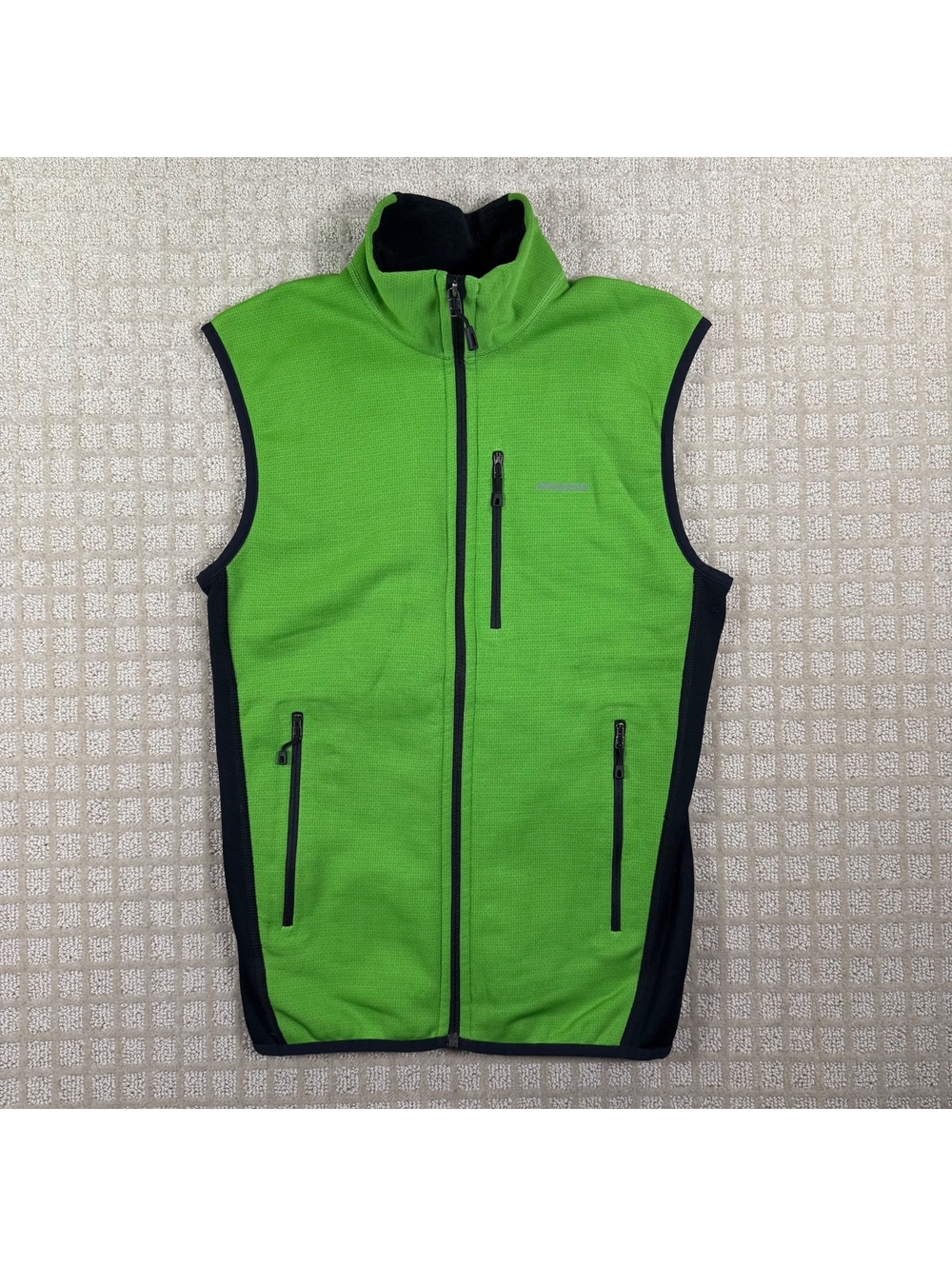 Patagonia green and navy zip vest Small